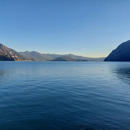 Miralago Casa Vacanze Riva di Solto Bagian luar foto