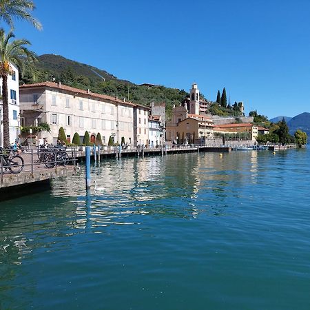 Miralago Casa Vacanze Riva di Solto Bagian luar foto