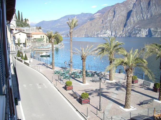 Miralago Casa Vacanze Riva di Solto Ruang foto